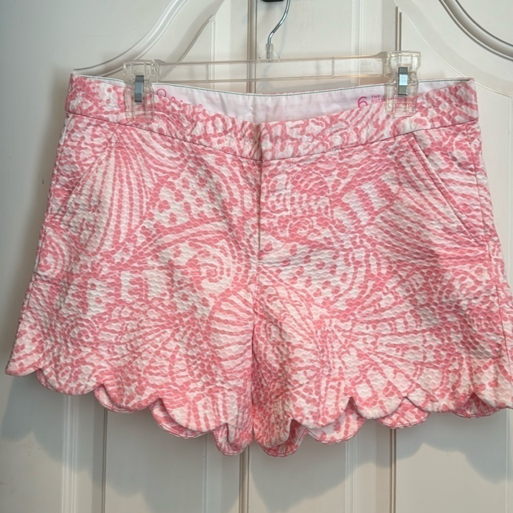 Lilly Pulitzer pink and white scalloped shorts